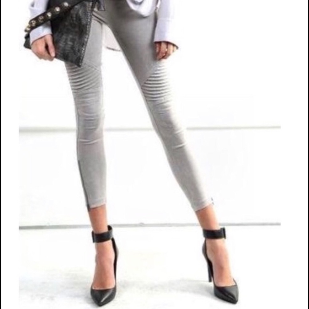 ✨(Olivia)Light Gray Moto Leggings✨